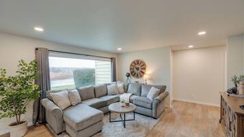 Smart TV, fireplace, video games