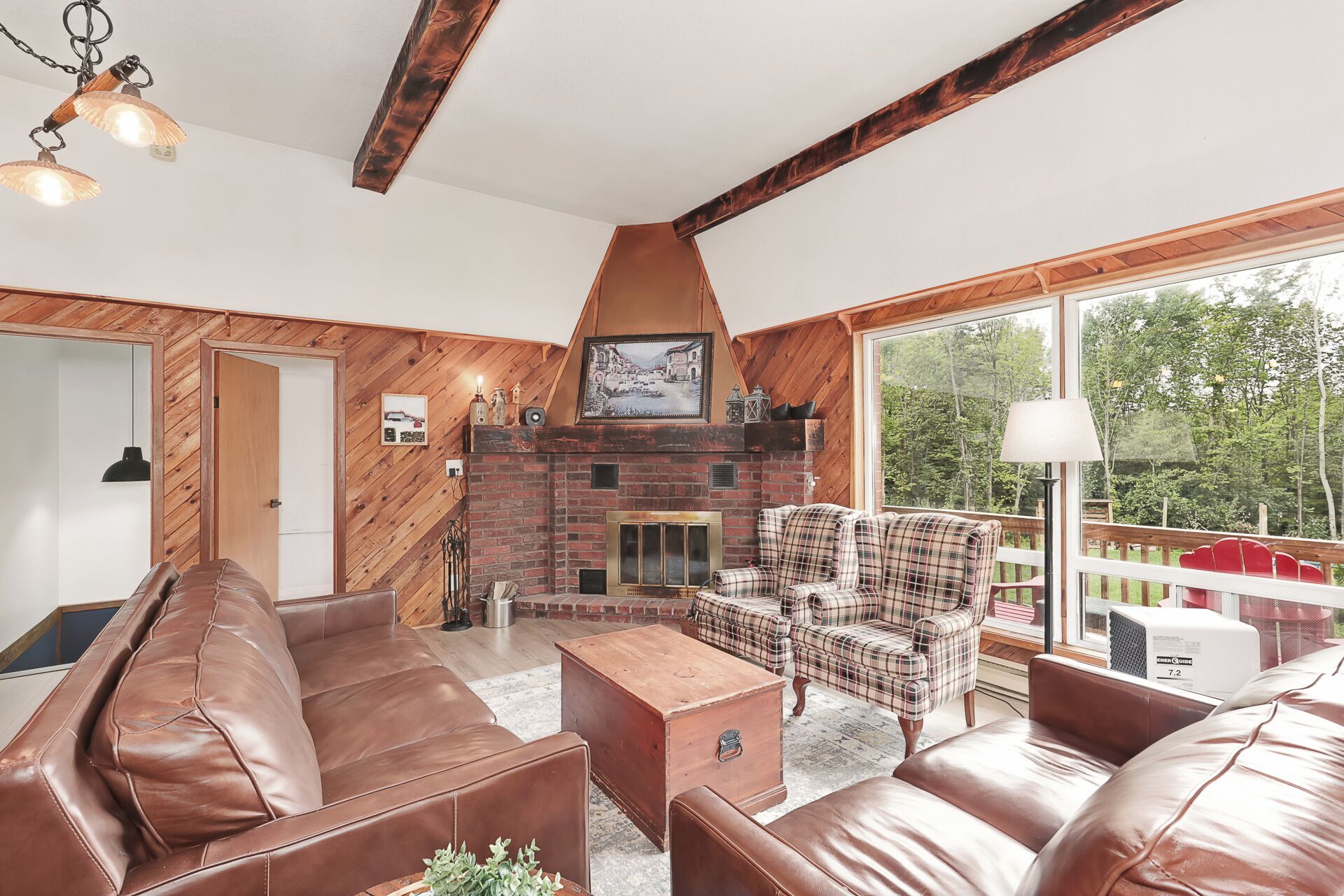 Smart TV, fireplace, DVD player, table tennis