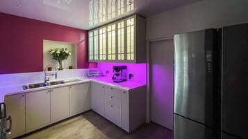 Dishwasher, highchair