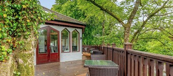 9 bedroom accommodation in Kilwinning, near Ayr