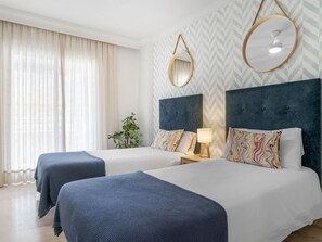 3 bedrooms, iron/ironing board, WiFi, bed sheets - Apartment in Marina Banus for 6 people | 1-3F (Puerto Banús - Marbella)