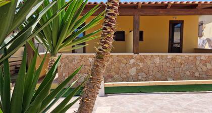 Seaside apartment with barbecue and outdoor furniture