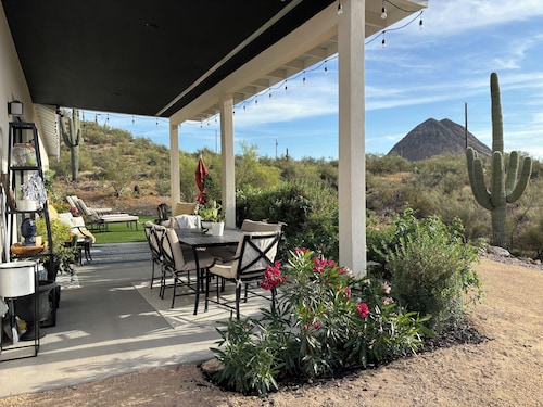 Private Casita w desert landscape and great views. 