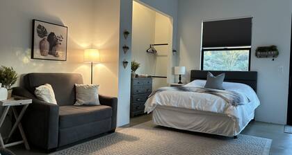 Private Casita w desert landscape and great views.