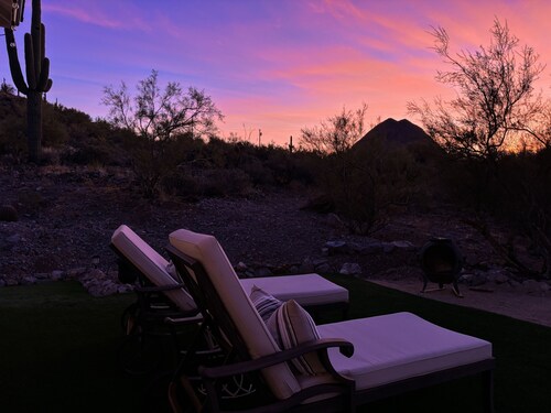 Private Casita in the desert w amazing views, sunsets, and wildlife.