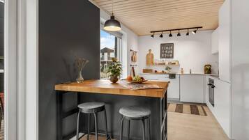 Køleskab, ovn, kogeplade, opvaskemaskine