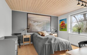 4 bedrooms, free WiFi - Awesome home in Slagelse with kitchen (Slagelse)