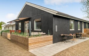 Outdoor dining - Awesome home in Slagelse with kitchen (Slagelse)