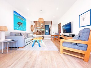 Smart-TV, Bücher, Stereoanlage