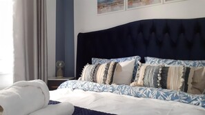 3 bedrooms, iron/ironing board, free WiFi, bed sheets - Lovely 3-bed House in Bridgend 7min From Porthcawl (Bridgend)