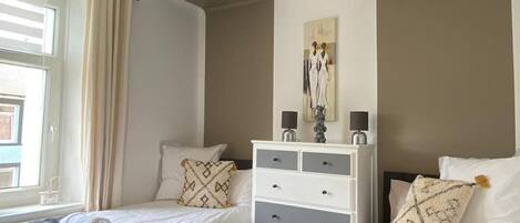 House, Multiple Beds | 3 bedrooms, iron/ironing board, free WiFi, bed sheets