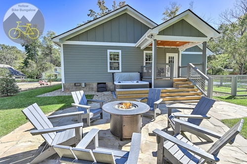 Yellow Bike Bungalow-Block from Bike Trail-Fireplace- Dog Friendly