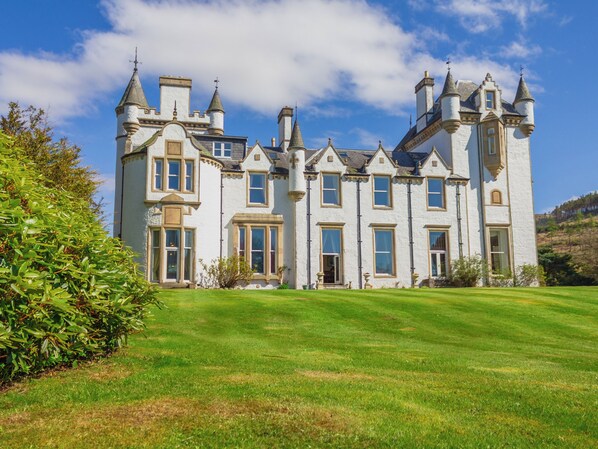 Exterior - Dalnaglar Castle - UK7072 (Glenshee, Cairngorms)