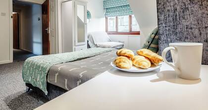7 bedroom accommodation in Tarbolton, near Ayr