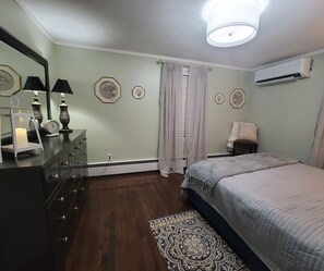 3 slaapkamers, een strijkplank/strijkijzer, gratis wifi, beddengoed