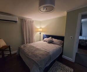 3 makuuhuonetta, silitysrauta/-lauta, ilmainen Wi-Fi, vuodevaatteet