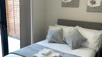 3 bedrooms, travel crib, WiFi