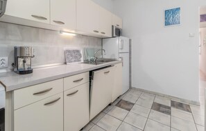 Kühlschrank, Ofen, Herdplatte, Geschirrspüler