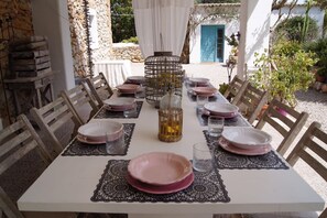 Outdoor dining