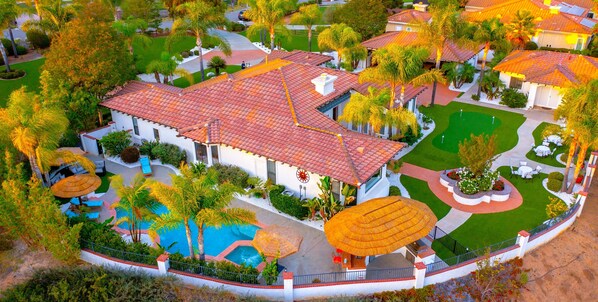 المنشأة من الخارج