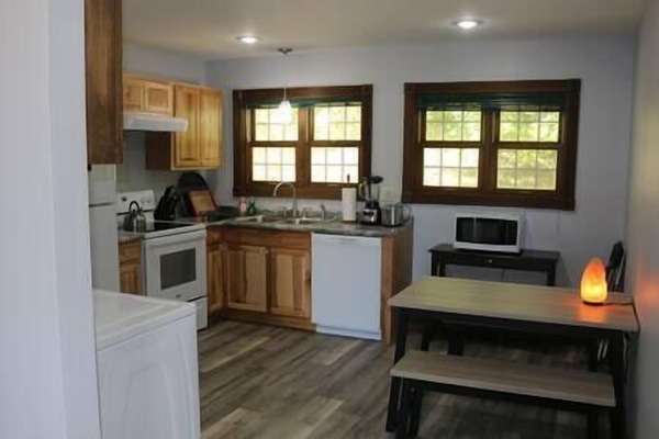 Refrigerador, microondas, horno, placa de cocina