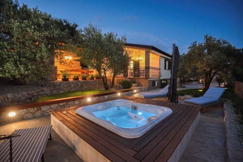 Holiday home for 4 people with hydromassage bathtub