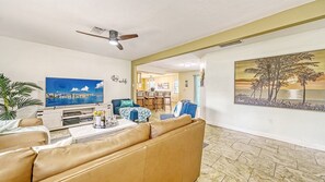 Smart TV, futbolito y libros 