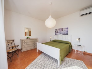 2 Schlafzimmer, Reisekinderbett, kostenloses WLAN