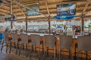 Bar (en la propiedad)