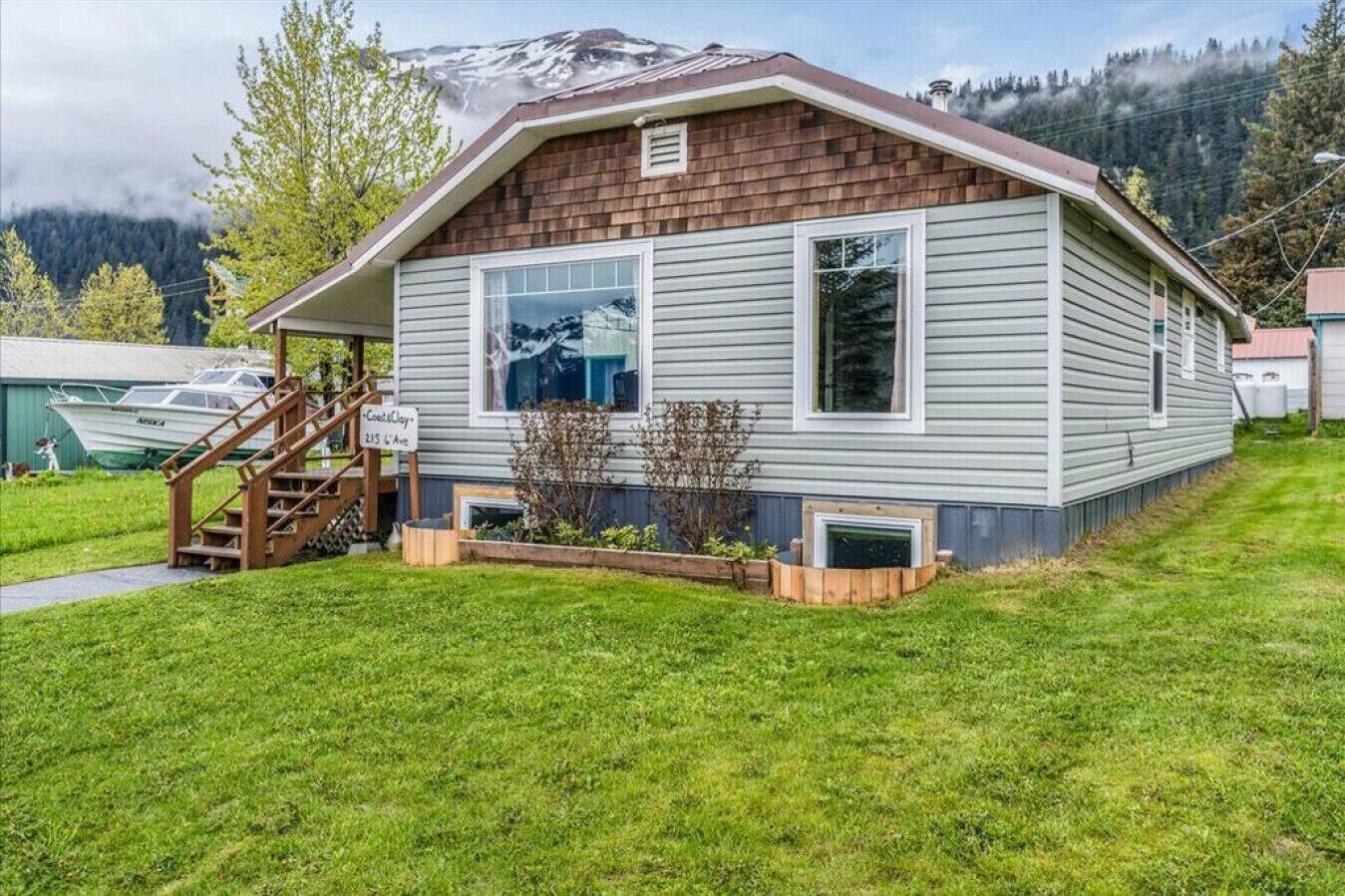 Coast and Clay, Downtown Home with Waterfront Views and Gallery