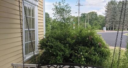 Beautiful circa 1870's home 3 bedrooms with tvs, mini fridges, Roku/amazon tv