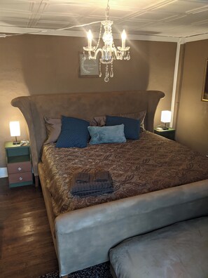 3 chambres, bureau, Wi-Fi gratuit, draps fournis