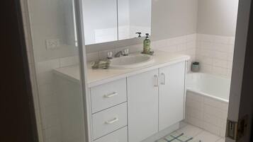 Bathtub, toilet paper