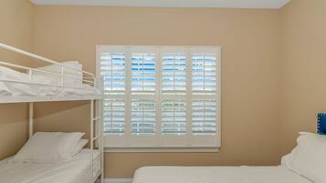 4 bedrooms, iron/ironing board, travel crib, free WiFi