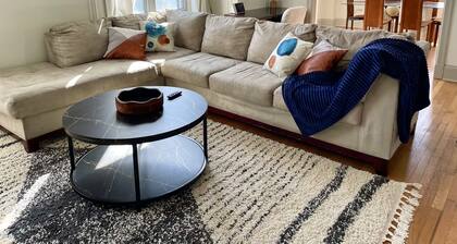 Soulful & Central 2/2 w Pool- Bordering Forest Prk