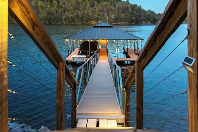 Clearwater Shores-Waterfront Stunning Views-Smith Lake, AL-5 Bedrooms-Near I-65
