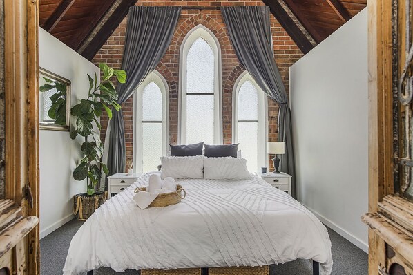 3 Schlafzimmer, Schreibtisch, Bügeleisen/Bügelbrett, WLAN