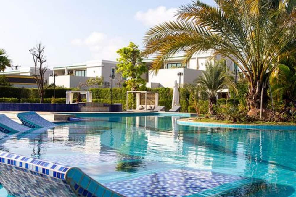 CASTLE BAYVIEW RESORT & SPA