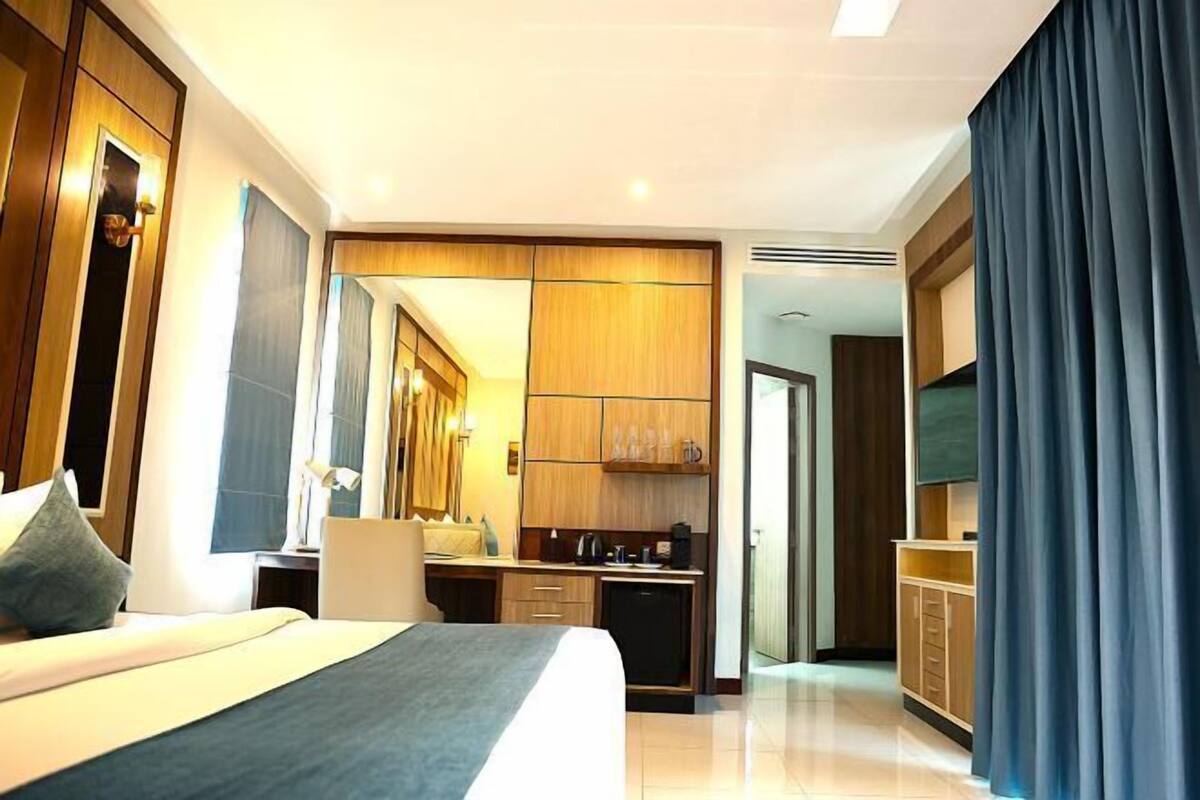 Ropa de cama de alta calidad, edredón, camas con pillow-top y minibar 