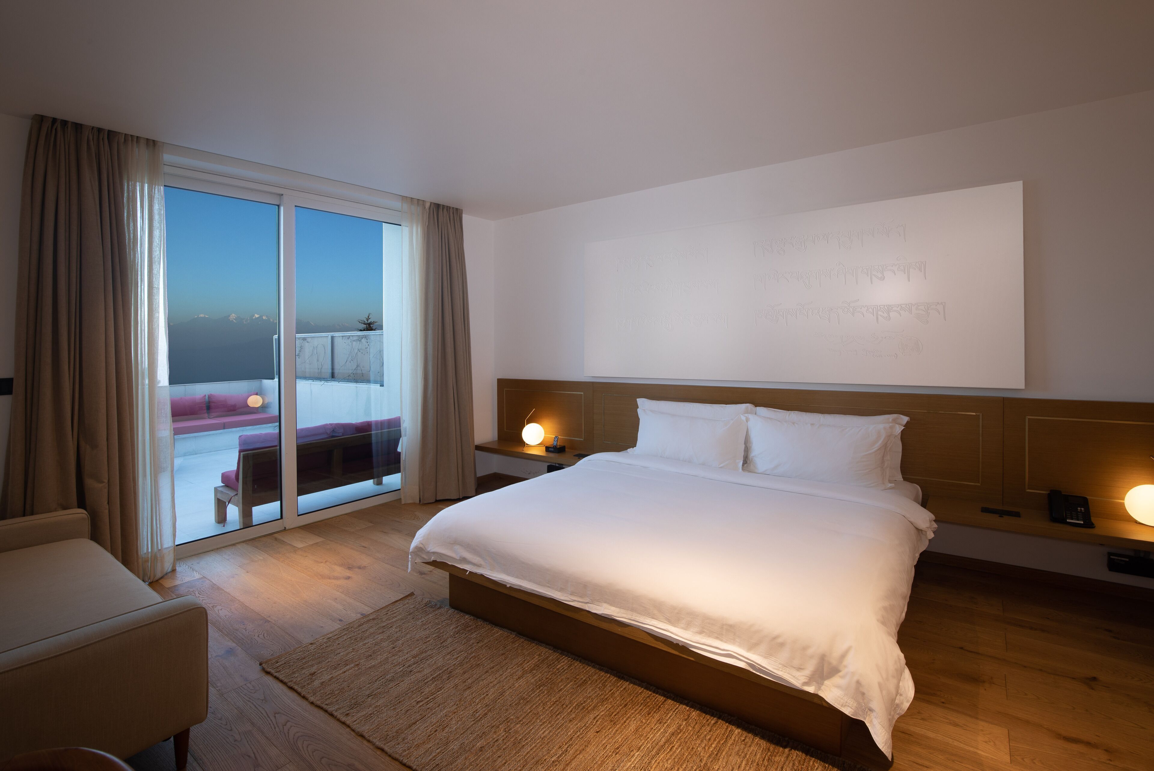 Premium bedding, down duvets, free minibar, in-room safe