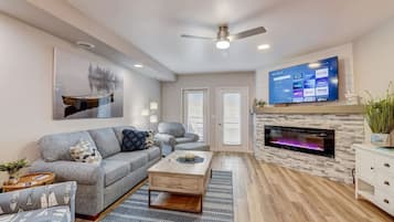 Smart TV y chimenea