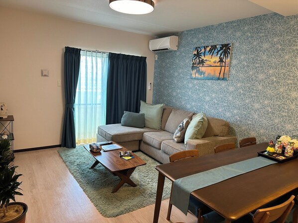 Deluxe Apartment, 2 Bedrooms | Living area