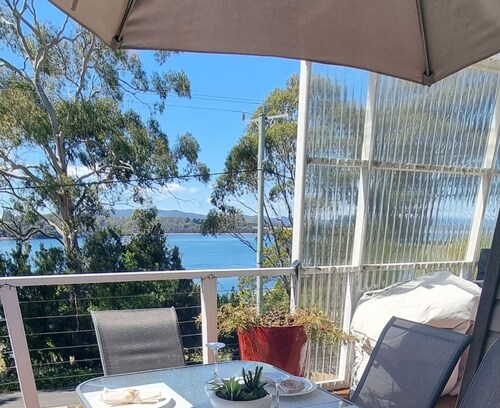 Peaceful -Local Wine & Tamar River Views/Pets Allowed