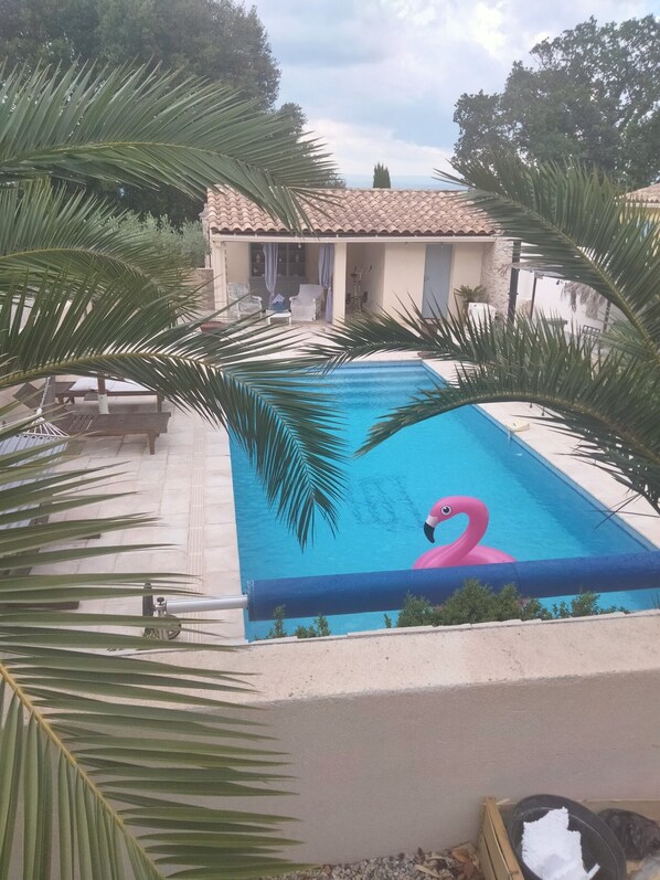 Ulkouima-allas, lämmitetty uima-allas