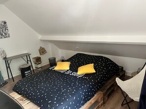 6 habitaciones, tabla de planchar con plancha y wifi gratis 