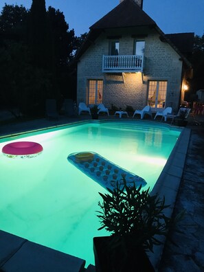 Piscine extérieure, piscine chauffée