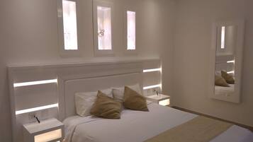 2 bedrooms, iron/ironing board, travel crib, free WiFi