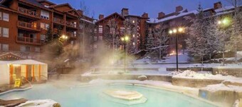 EXCLUSIVE very private cabin on the golf course!