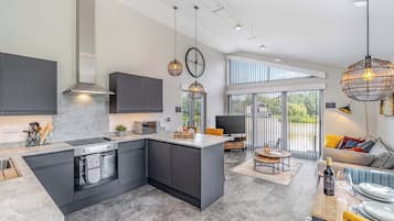 Fridge, oven, stovetop, toaster