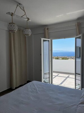 2 bedrooms, soundproofing, iron/ironing board, free WiFi - White Villas Paros With Private Pool (Paros)